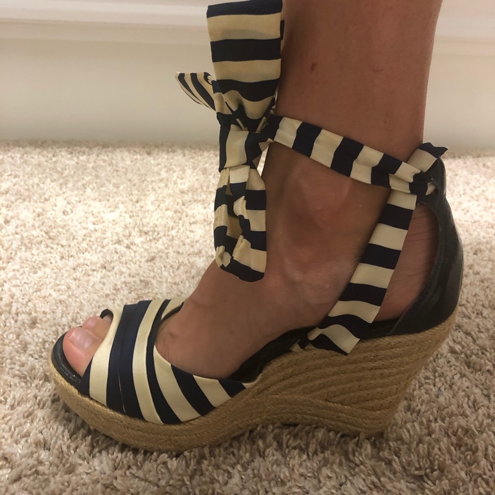 UGG Lucianna Espadrilles wedge sandals 7 NEW